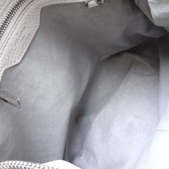 Louis Vuitton Selene MM Mahina Shoulder Bag - Picture 7 of 8